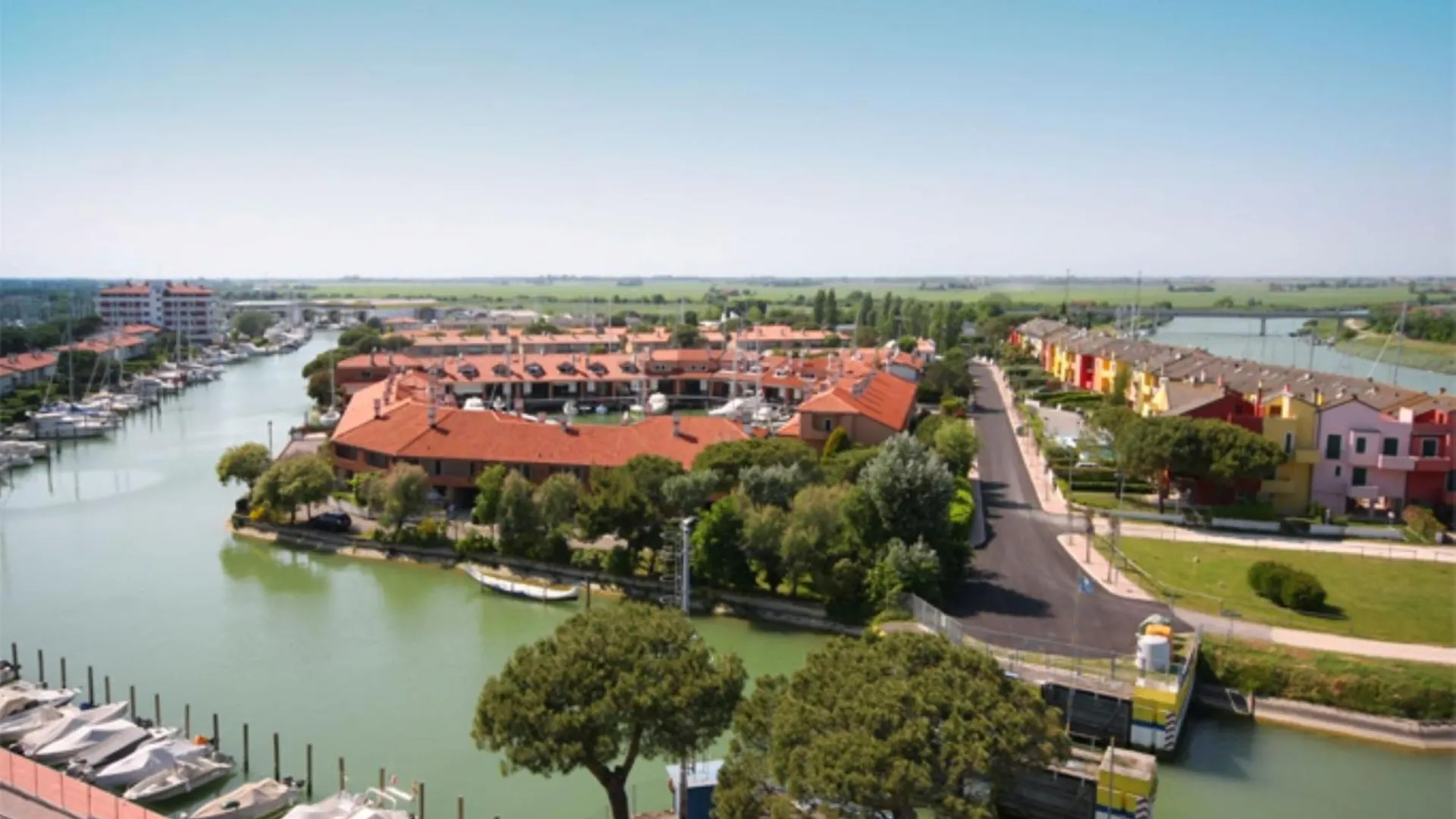 Апартаменты Welcoming Flat With Charming Pool View Terrace Порто-Санта-Маргерита-ди-Каорле 0*,  Италия