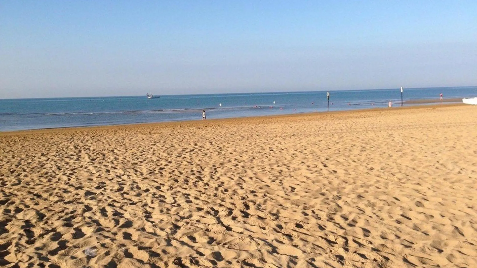 Апартаменты Welcoming Flat With Charming Pool View Terrace Порто-Санта-Маргерита-ди-Каорле